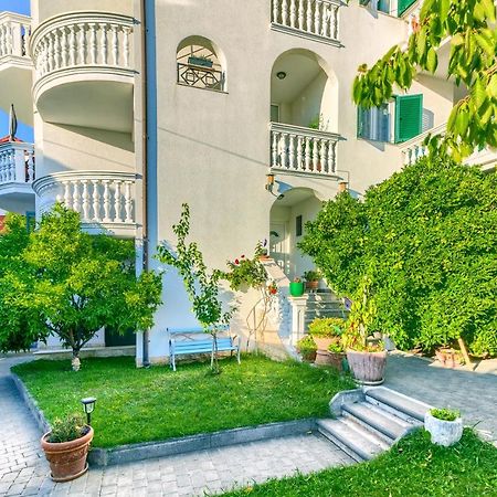 Apartmani Vukicevic Vodice Buitenkant foto
