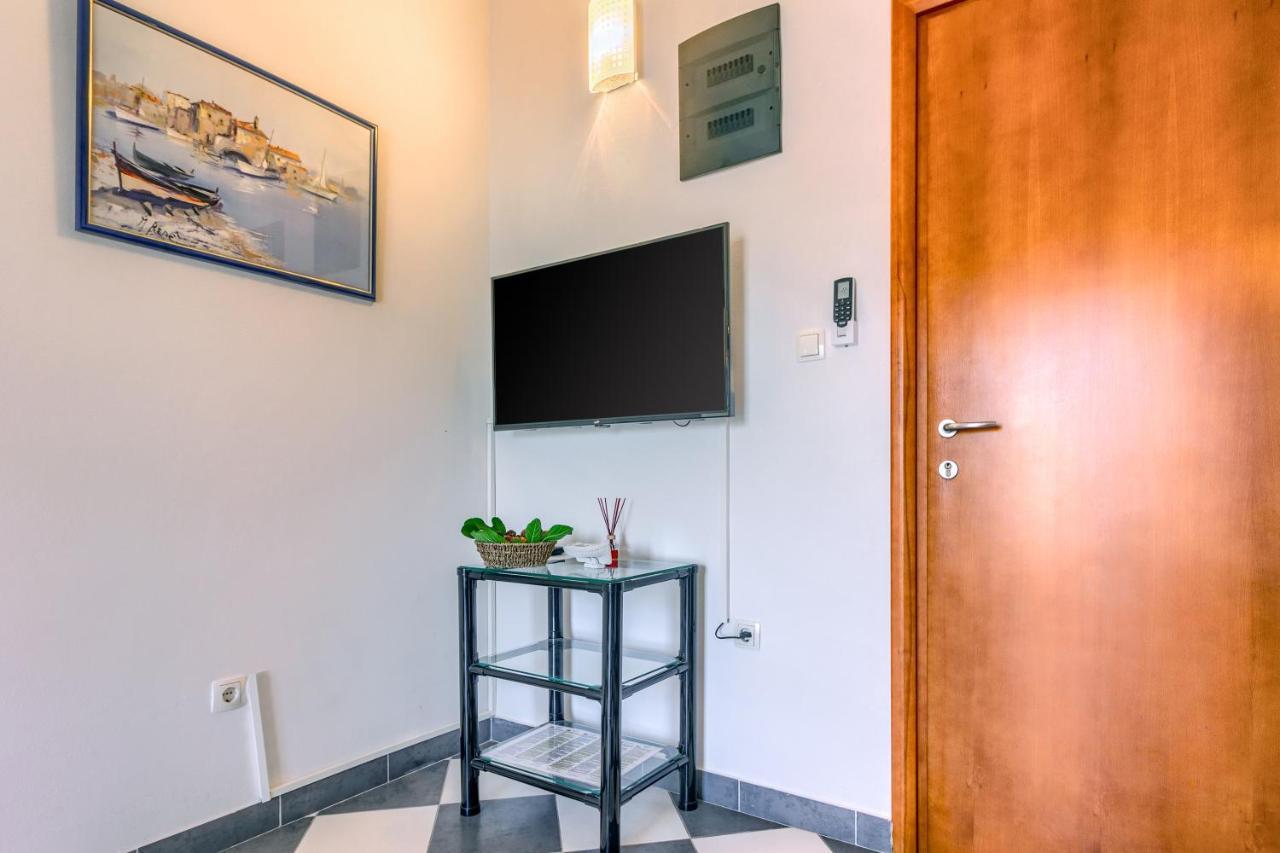 Apartmani Vukicevic Vodice Buitenkant foto