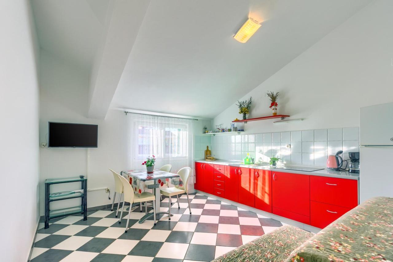Apartmani Vukicevic Vodice Buitenkant foto