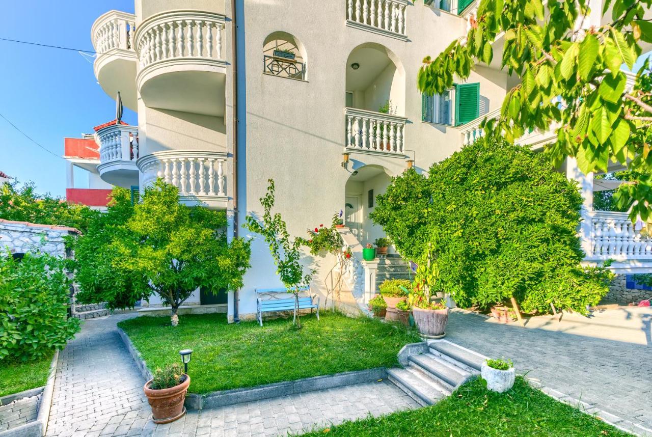 Apartmani Vukicevic Vodice Buitenkant foto