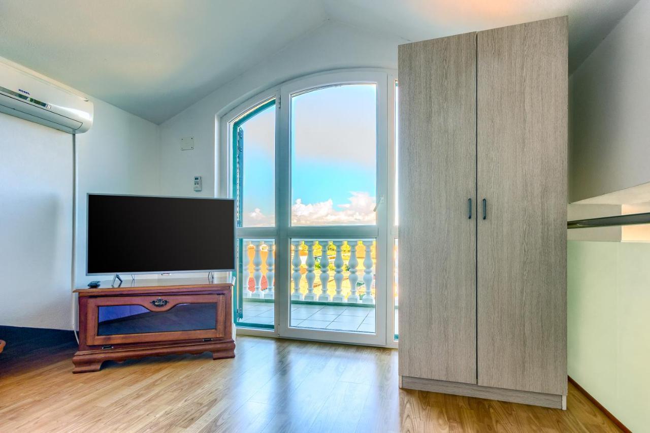 Apartmani Vukicevic Vodice Buitenkant foto