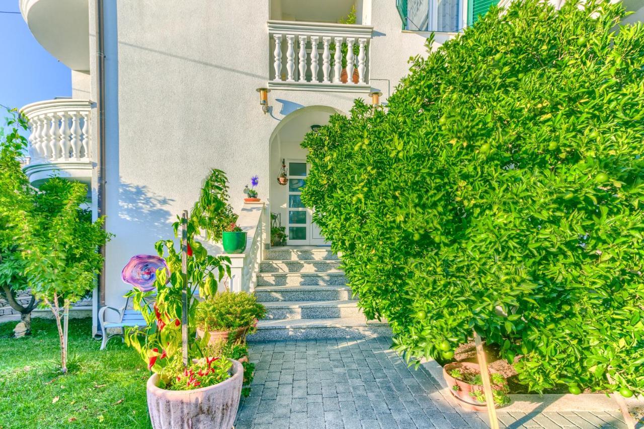 Apartmani Vukicevic Vodice Buitenkant foto