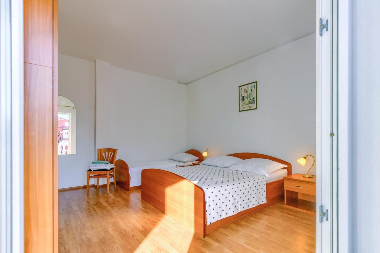 Apartmani Vukicevic Vodice Buitenkant foto