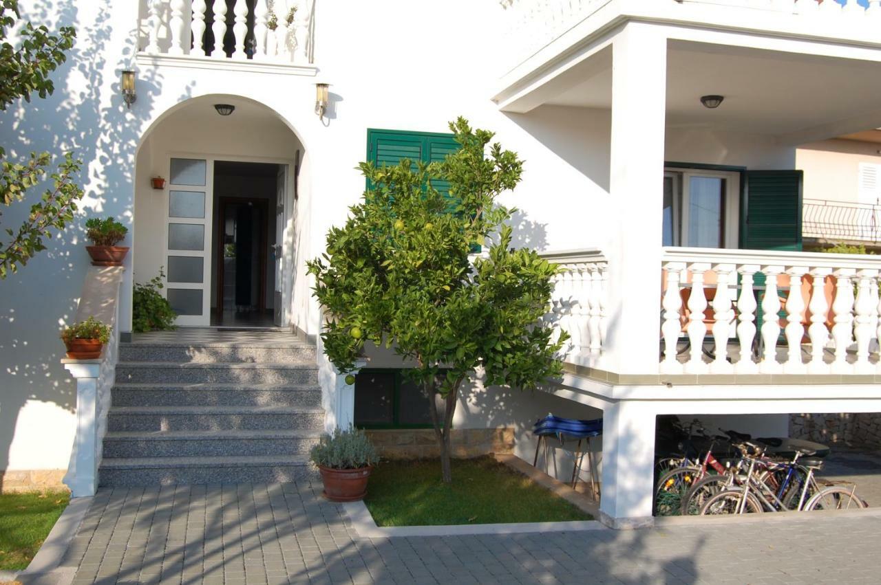 Apartmani Vukicevic Vodice Buitenkant foto
