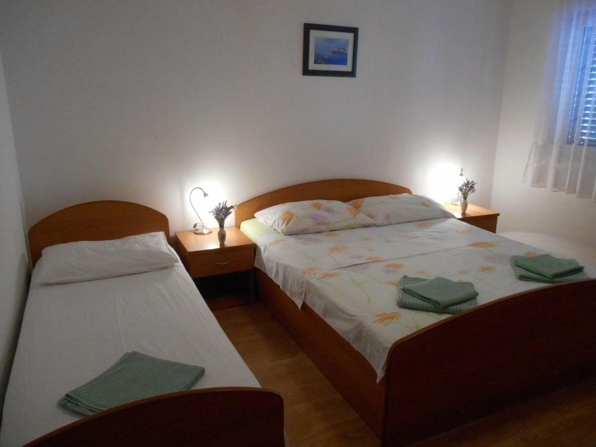 Apartmani Vukicevic Vodice Buitenkant foto